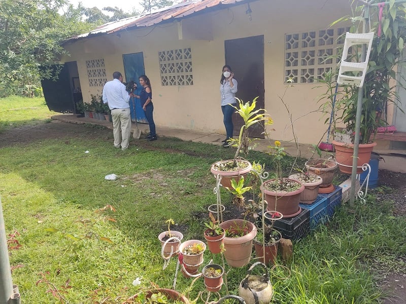 El presunto asesisno violentó la puerta del cuarto donde vivía alquilada la víctima con sus dos hijos. Foto: Melquiades Vásquez