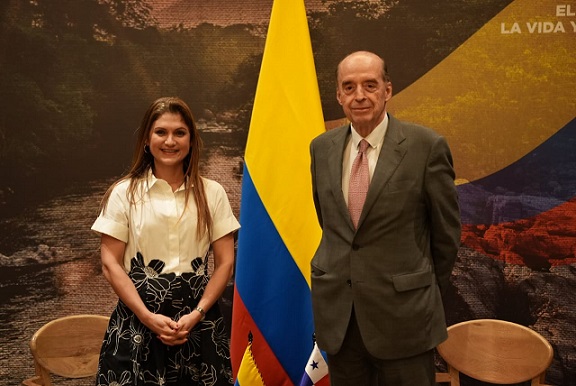 Erika Mouynes y Álvaro Leyva. Archivo.