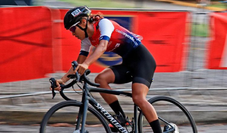 La ciclista panameña Wendy Ducreux firmó con el equipo español Soltec Team. Foto:@weducreux