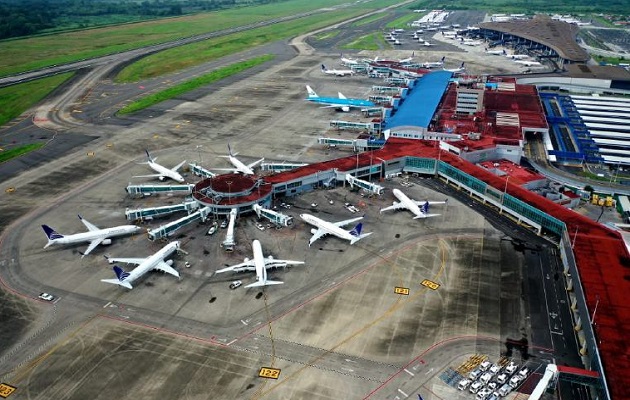 Diputados desean conocer los ingresos que generan las aerolíneas. Foto: Cortesía