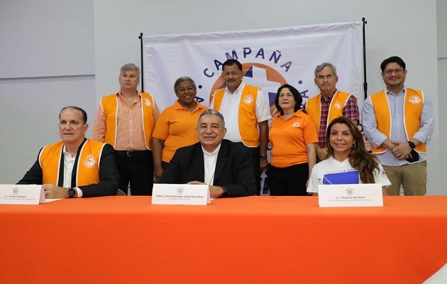 Monseñor Ulloa lideró el lanzamiento de la campaña. Foto: Cortesía