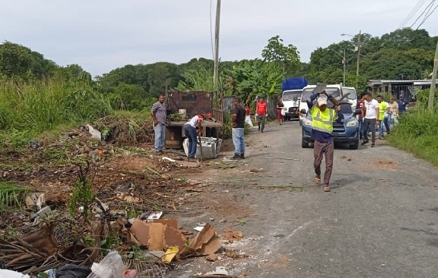 Realizaron operativos de limpieza en lotes donde se depositaba basura ilegalmente. Foto. Eric Montenegro