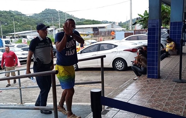 La captura del presunto homicida se realizó en el corregimiento de Puerto Caimito, en donde fue allanada la casa en la que se mantuvo ocultó durante los últimos meses. Foto. Eric Montenegro