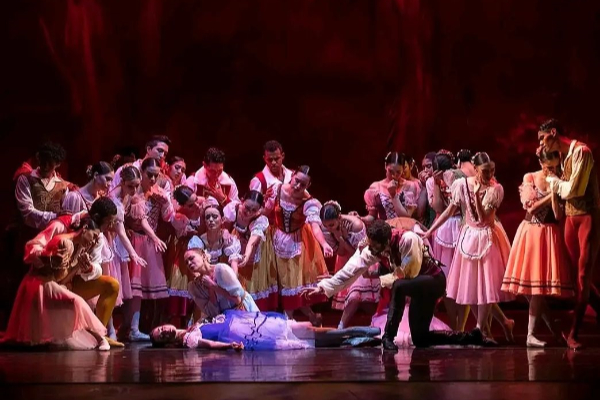 Escena del clásico 'Giselle'. Foto: Instagram / @bailarinesbnp