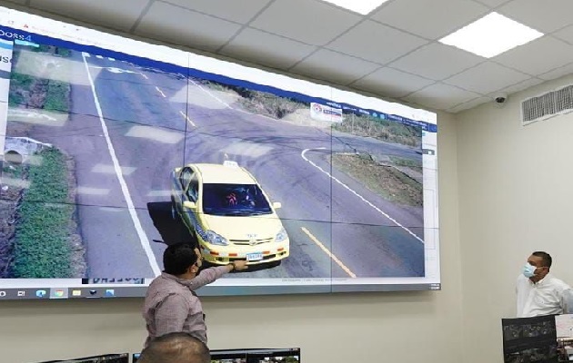 El Centro de Operaciones Municipal ha aportado a los organismos de investigación videos que han permitido resolver muchos casos de robo, hurtos y hasta homicidios. Foto. José Vásquez