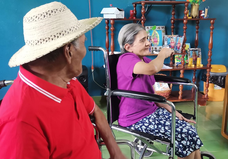 Les quitan beneficios como Red de Oportunidades, 120 a los 65 y otros, para usarlos indebidamente. Foto:Melquiades Vásquez