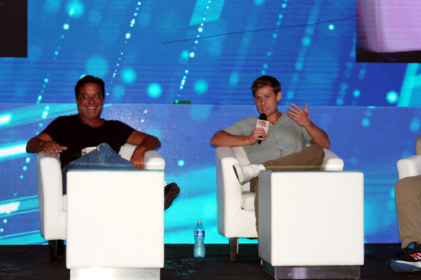Enrique Arce y Mason Dye. Foto: Víctor Arosemena