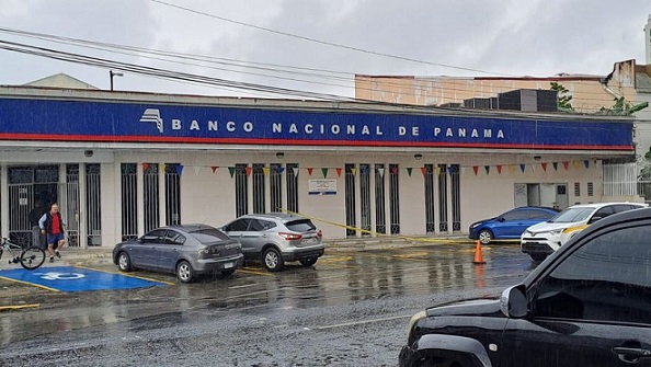 Banco Nacional, sucursal de Calidonia. Archivo.