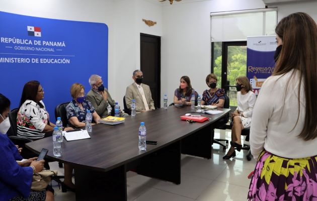 Hasta el 2020, 250 centros educativos ofrecen capacitación en los diplomados de primaria y secundaria para apoyar directamente a los estudiantes. Foto: Cortesía Meduca