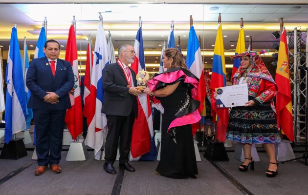 Para el alcalde Fábrega recibir este premio en nombre de la ciudad de Panamá y de los colaboradores del Municipio de Panamá, es un honor. Foto: Cortesía Alcaldía de Panamá