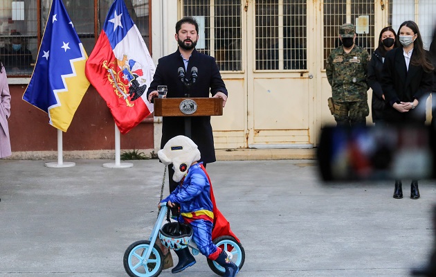 Gabriel Boric confirmó que citó a los presidentes del Congreso. Foto: EFE