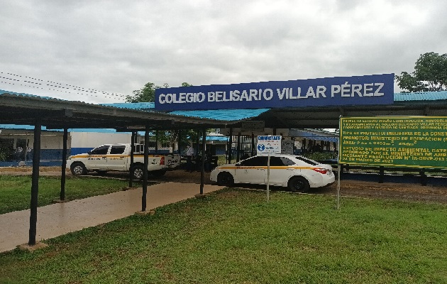 Esta es la segunda semana en la que ocurre este extraño incidente en el colegio Belisario Villar de la ciudad de Santiago. Foto. Melquiades Vásquez