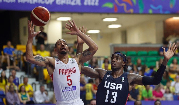 Trevor Gaskins (izq.) jugador de Panamá. Foto: Fiba