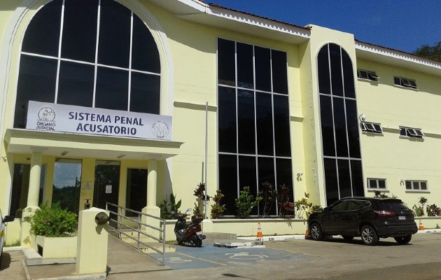 Tras 2 años, el proceso finalizó, con la lectura de sentencia por el Tribunal de Juicio de Herrera. Foto: Thays Domínguez