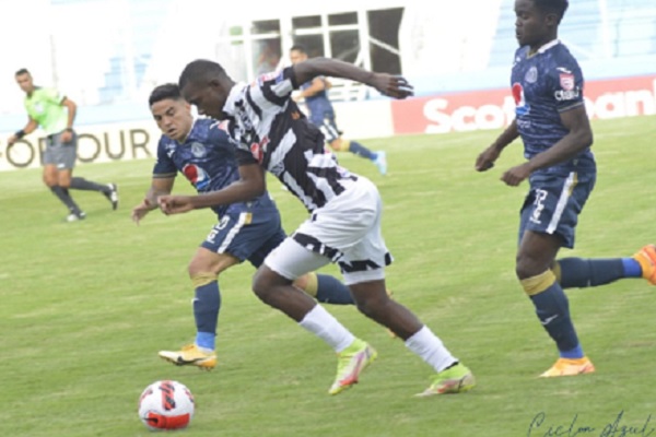 Tauro y Motagua empataron a cero goles. Foto: @MOTAGUAcom