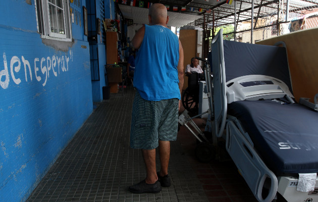 Son 37 adultos mayores que desde hace dos años se encuentran en el albergue San Juan Pablo II en Santa Ana. Foto: Víctor Arosemena