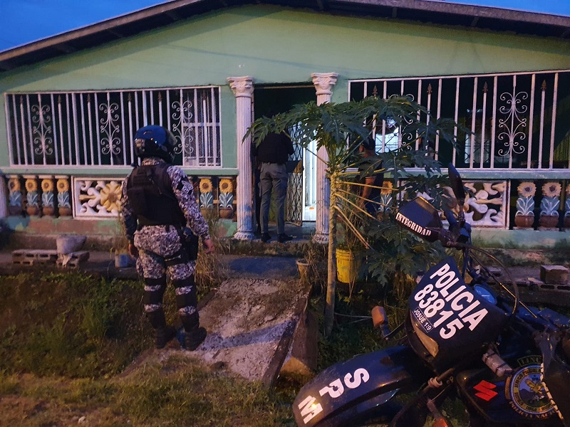 Los detenidos tienen pendiente pasar por el SPA en Colón. Foto: Diomedes Sánchez 