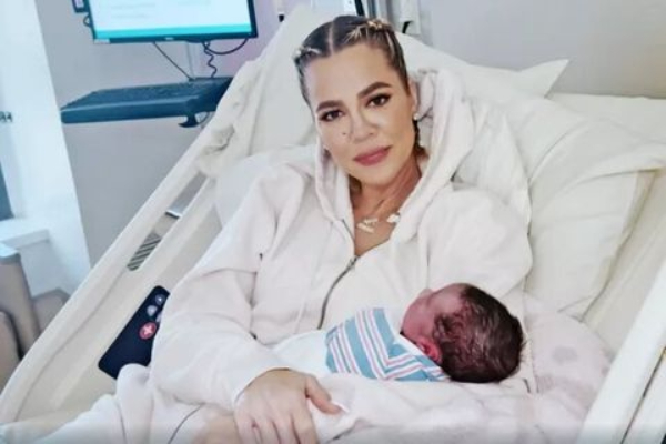 Khloé Kardashian y Bruno, su segundo hijo. Foto: Redes Sociales