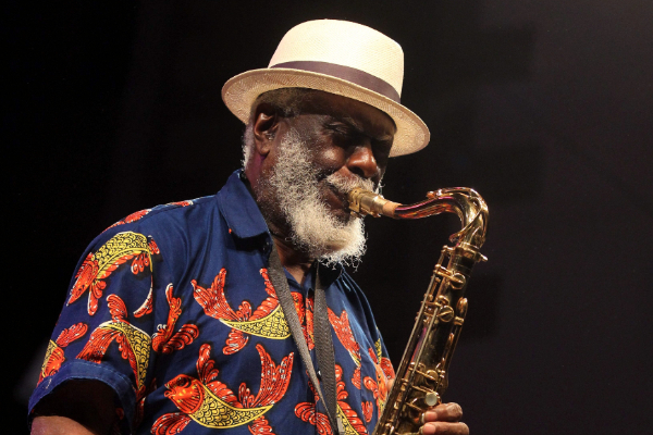 Pharoah Sanders en la tercera jornada del 48 Festival de Jazz de San Sebastián. Foto: EFE / Juan Herrero