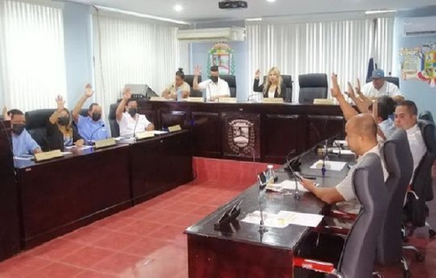 La acción de denuncia ante la Defensoría del Pueblo a la Asep fue aprobada por la mayoría de los ediles. Foto. Eric Montenegro