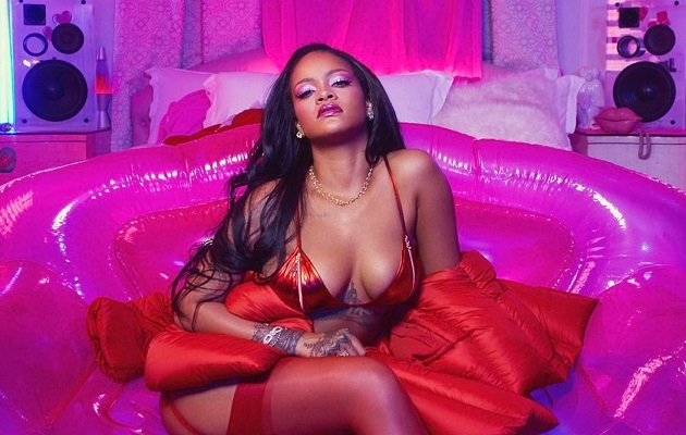 Rihanna no saca disco desde