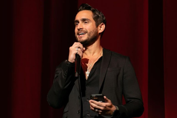 Diego De Obaldía incurrió en el teatro hace algunos años. Foto: Instagram / @deobaldia