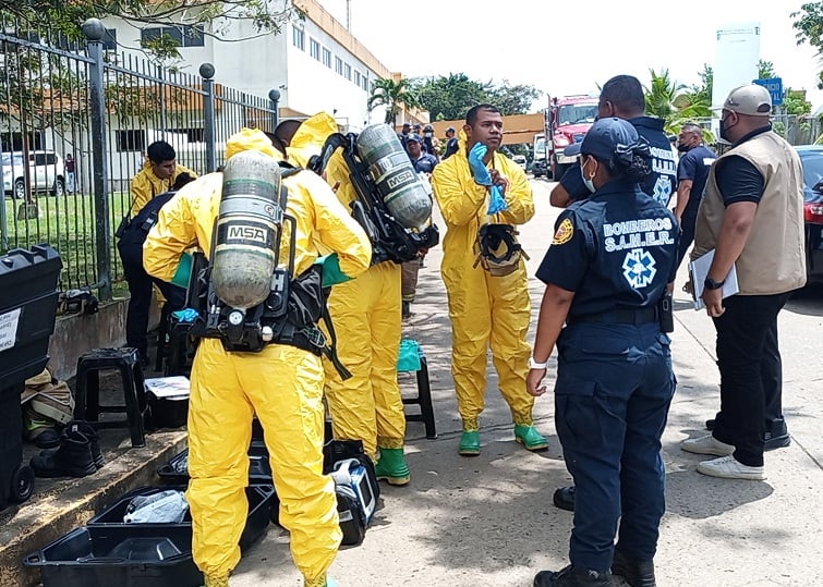 La inspección es realizada por personal del especializado del Cuerpo de Bomberos. Foto: Eric A. Montenegro