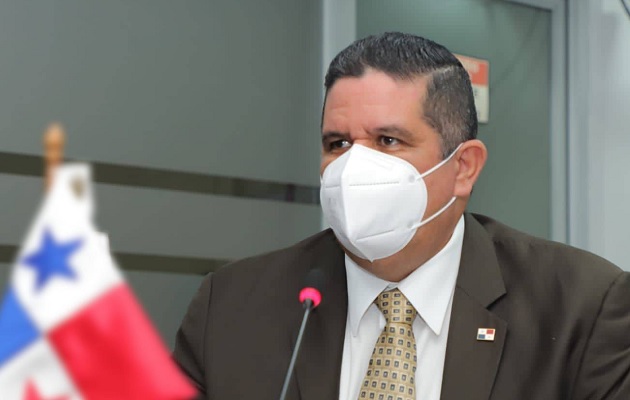 El ministro Juan Manuel Pino dijo que el caso de Aderlyn Llerena tiene alta prioridad. Foto: MS