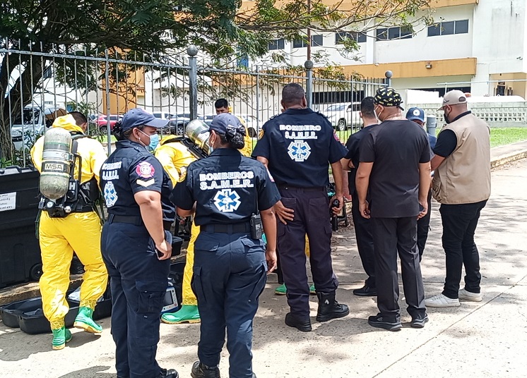 Una brigada especializada de los bomberos efectuó inspecciones en el sitio. Foto: Eric A. Montenegro