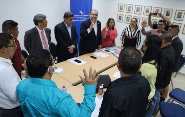 Son 22 puntos que abordará esta mesa del Meduca y docentes. Foto: Cortesía Meduca