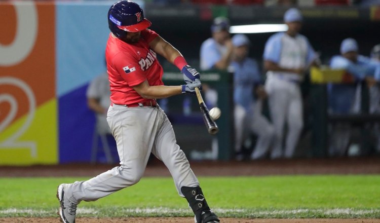 Panamá enfrenta a Brasil  en el estadio Rod Carew. Foto: EFE