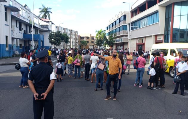 Mantenerse informados y atentos a los avisos del Sinaproc y Etesa; alejarse de playas, ríos, quebradas, cuerpos de aguas y zonas inundables; no cruzar ríos ni cuerpos de agua. Foto: Grupo Epasa