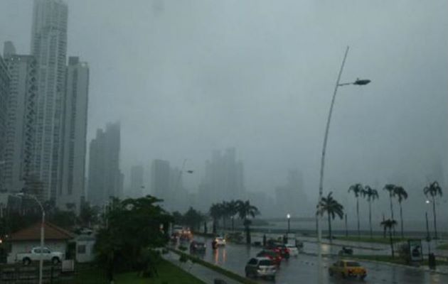 El sistema de mal tiempo también coincide con las máximas mareas en el sector Pacífico que alcanzan hasta 17.5 pies de altura desde 2:19 de la madrugada de este sábado. Foto: Grupo Epasa