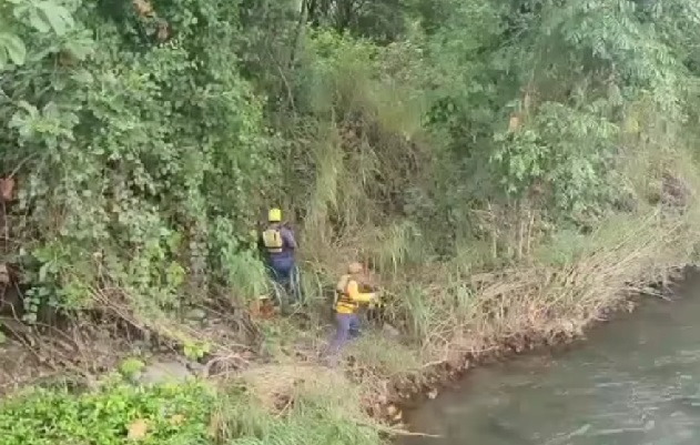 De forma preliminar se informó que el cuerpo fue ubicado en un lago en el sector de Alanje, en aguas del Río Escarrea, luego de una intensa búsqueda desde tempranas horas de la mañana. Foto Mayra Madrid