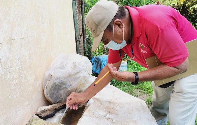 Unos 4,648 predios fueron inspeccionados solamente en el mes de septiembre, en los que se encontraron 108 focos o criaderos. Foto. Thays Domínguez