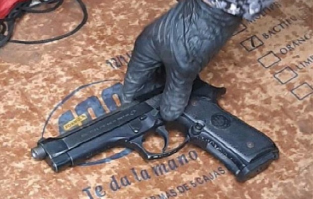 El programa es totalmente confidencial, sin exigir ninguna información a la persona que llegue al lugar con un arma de fuego, sin importar el calibre. Foto. José Vásquez