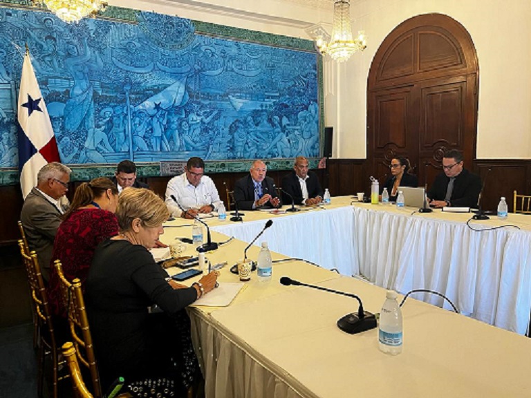 La reunión al más alto nivel se llevó a cabo en la Presidencia de la República. Foto: Cortesía ARAP