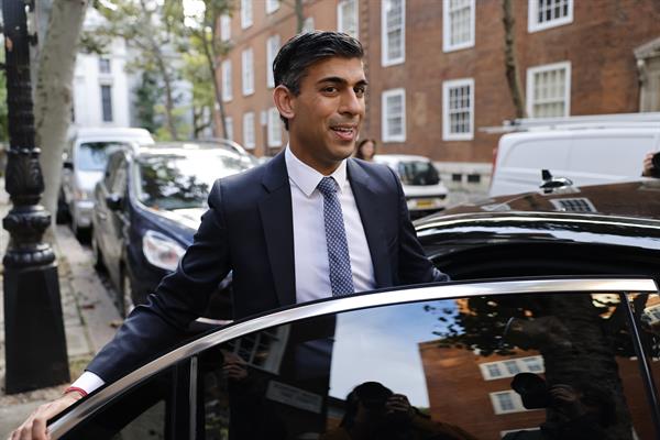 El exministro de Hacienda británico Rishi Sunak