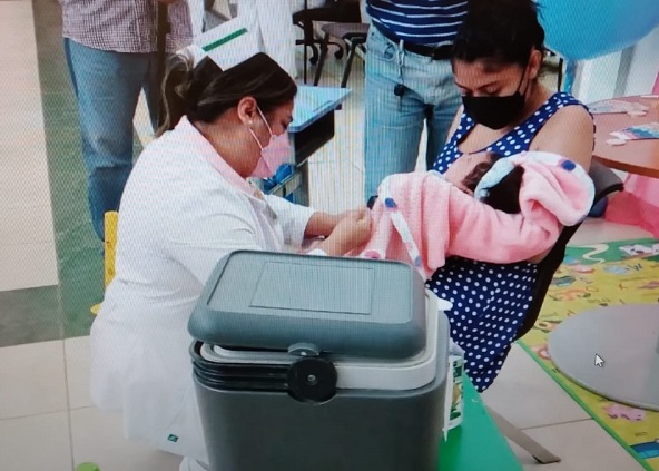 Los infectados generalmente son niños, estos deben recibir dosis a los 2, 4 y 6 meses de nacido. Foto: Mayra Madrid 