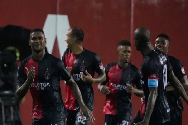 Jorlian Sánchez (izq.) festeja su gol contra San Francisco. Foto:LPF