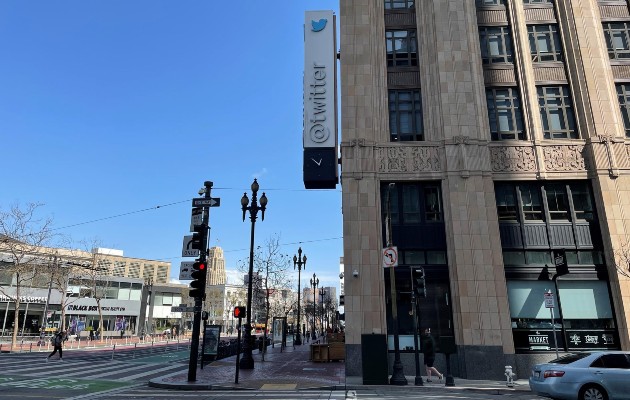 El jueves por la noche, algunos empleados dejaron de tener acceso a las cuentas corporativas de la empresa de Twiiter en California. Foto: EFE