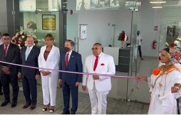 El presidente de la república inuaguró las nuevas instalaciones de la Administración dela Zona Libre de Colón. Foto. Diomedes Sánchez