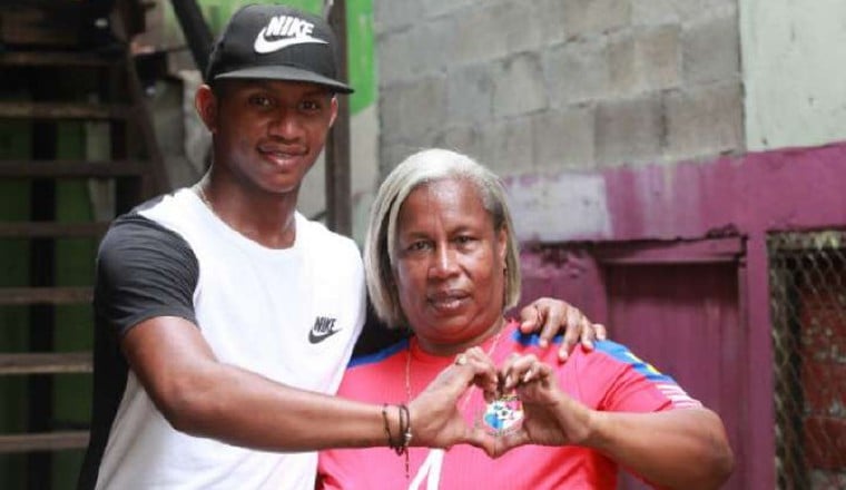 Fidel Escobar dedicó el título a su fallecida madre. Foto: Epasa