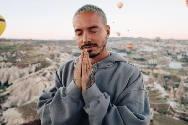 J Balvin tiene ciertos rituales antes de subir al escenario. Foto: Instagram / @jbalvin