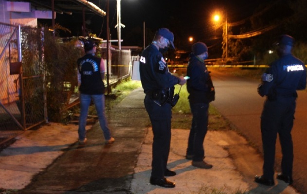 La captura de este ciudadano ocurrió un día después de registrado el doble homicidio, cuando se realizaron diferentes operativos, logrando su aprehensión en el sector de Brisas del Río, en Bugaba, en una calle de piedra que comunica hacia el sector de la Mata. Foto. Archivo