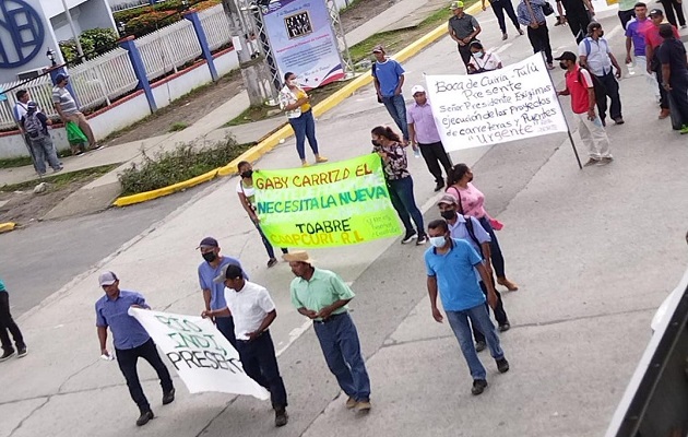 Los manifestantes  recorrieron las principales calles de Penonomé. Foto: Coclé Tráfico