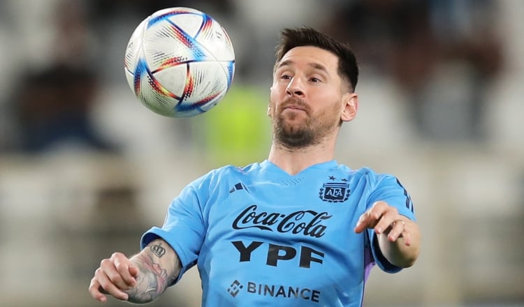 Lionel Messi durante los entrenamientos de la selección de Argentina. Foto:EFE