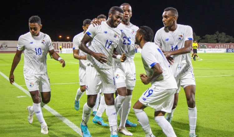 José Fajardo (17) festeja su gol contra Venezuela. Foto: Fepafut. 