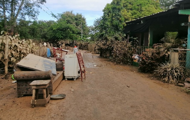 Los residentes del área perdieron lo poco que tenían. Foto. Thays Domínguez