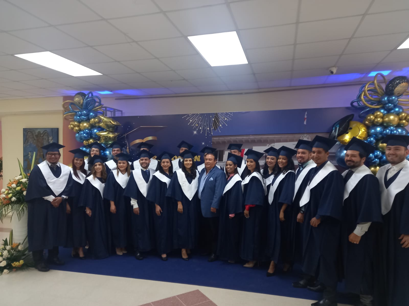 graduación como especialistas y subespecialistas del Hospital Santo Tomás, en Panamá.